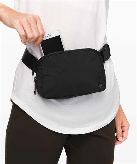 lululemon black everywhere belt bag